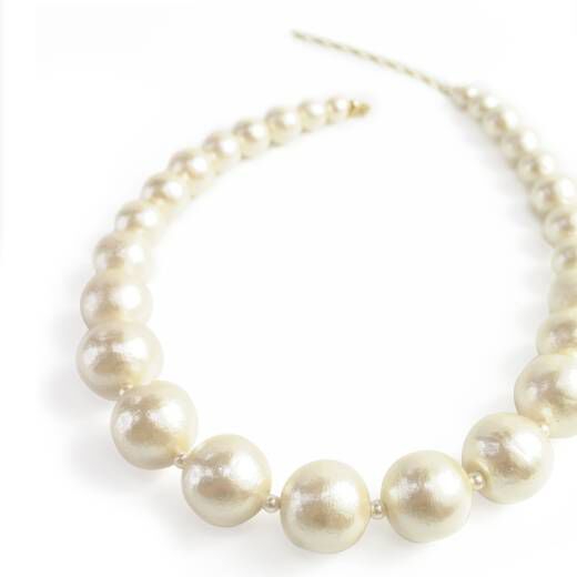 Cotton pearl necklace by Anq&nbsp;